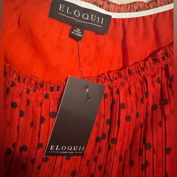 NWT Eloquii Red Pleated Polka Dot off shoulder top - Picture 3 of 4